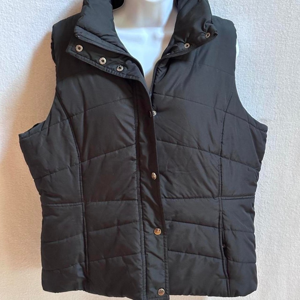 New York & Company Sleeveless Puffer zip-up Vest